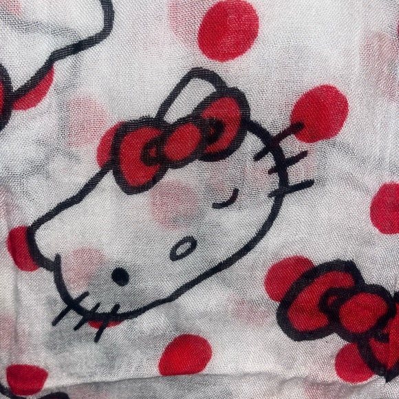 Hello Kitty Scarf - Picture 5 of 8